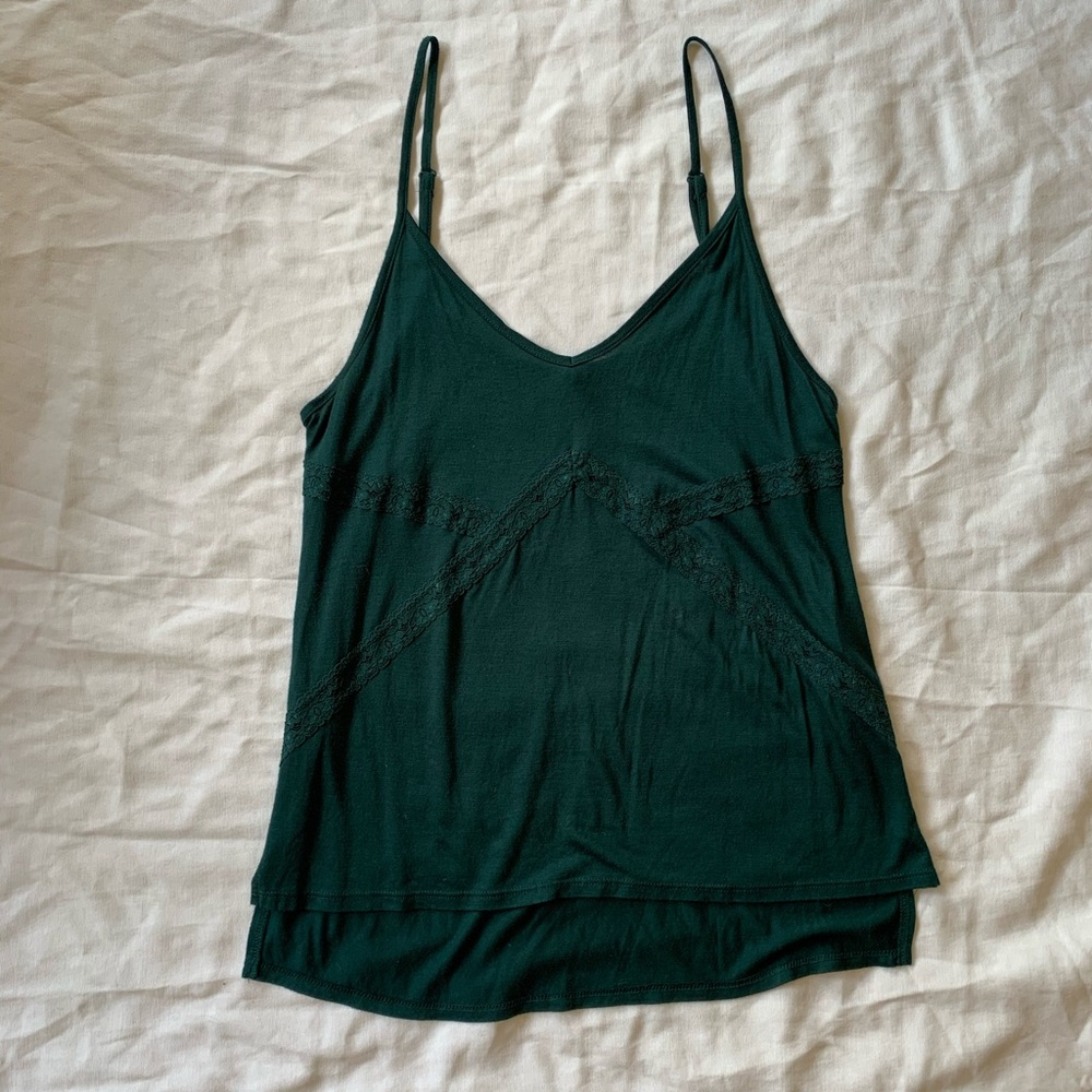 Cute & Simple Tank Top - Picture 2 of 4